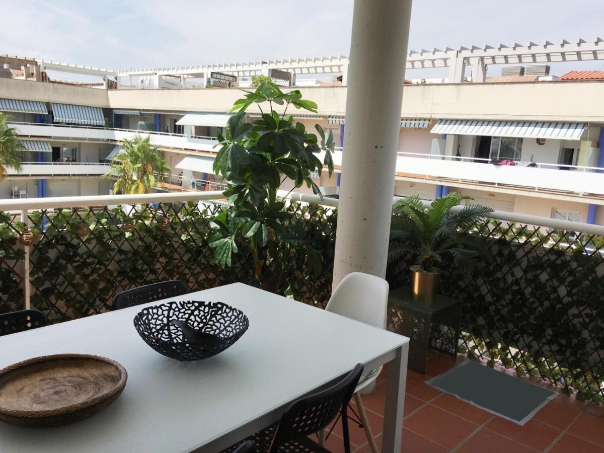 Superbe Appartement Avec Solarium Et Piscine Communautaire Roses Dış mekan fotoğraf