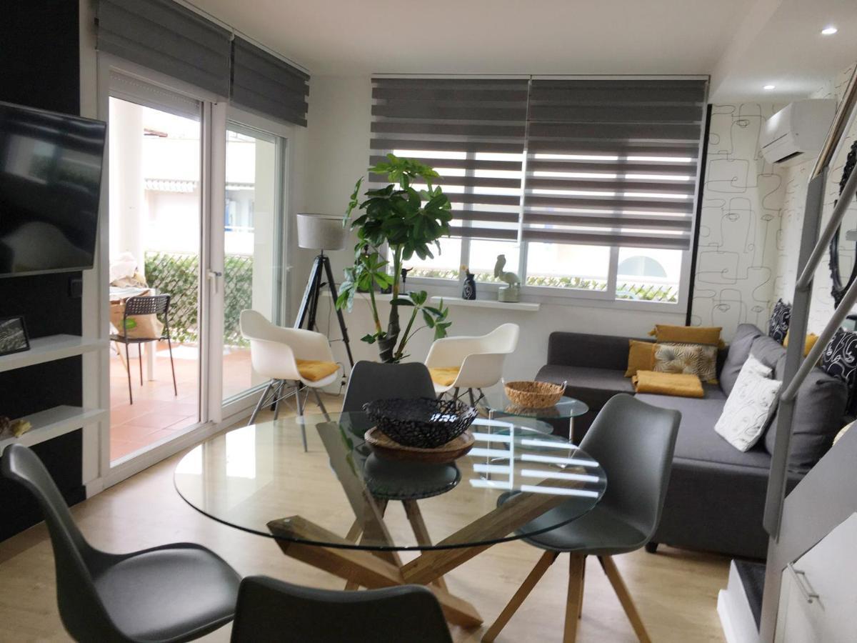 Superbe Appartement Avec Solarium Et Piscine Communautaire Roses Dış mekan fotoğraf