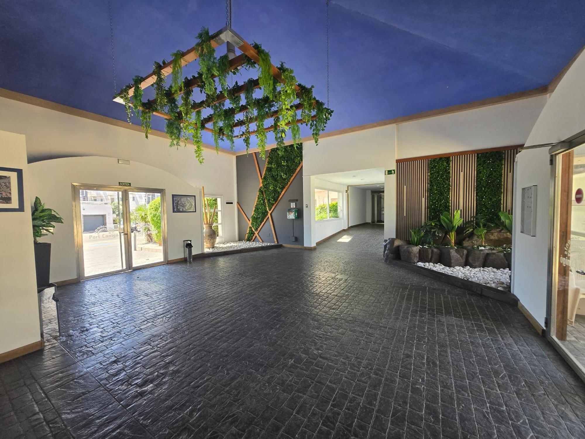 Superbe Appartement Avec Solarium Et Piscine Communautaire Roses Dış mekan fotoğraf